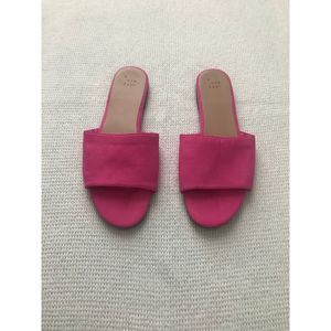 A New Day | hot pink slides | size: 10
